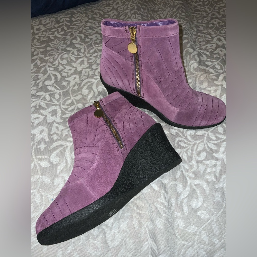 Wedge ankle boots size 8, new